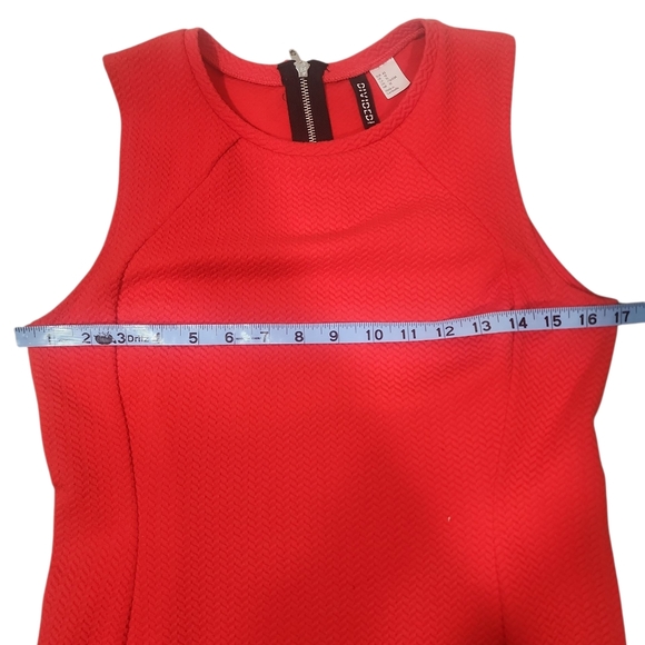 H & M Sleeveless Red Dress. 10 - Picture 6 of 13